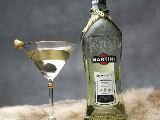 Hur man dricker Martini Bianko?